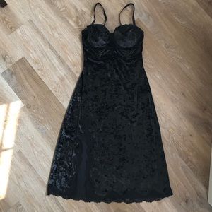 VS DREAM ANGELS BLACK CRUSHED VELVET SLIP DRESS